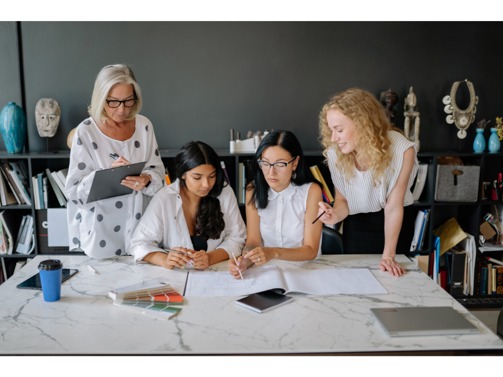 UChange International 公司介绍 - 一站式解决方案服务