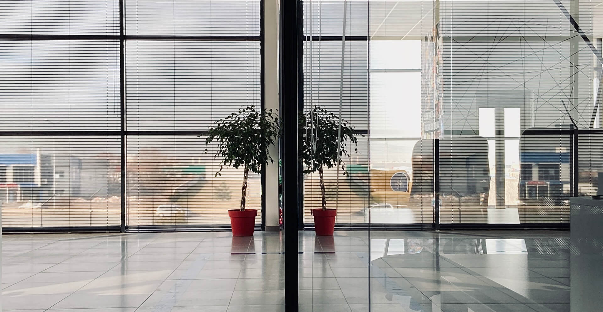 UChange International 统计数据背景